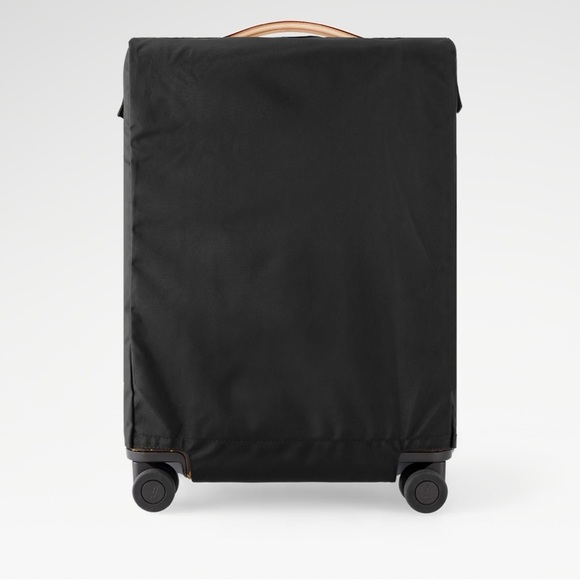 Louis Vuitton Other - Louis Vuitton Horizon 50 Cover